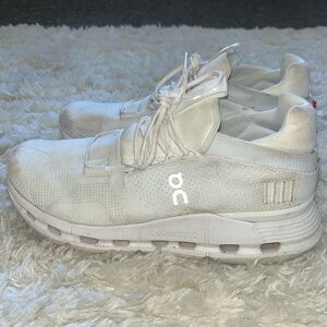 WOMEN'S ON CLOUDNOVA RUNNING SHOES